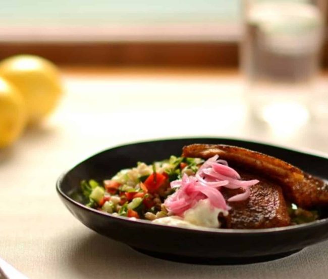 csm_2_spiced-fish-with-barley-salad-and-pickled-onions_637fdbad72