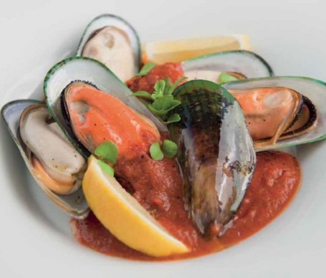 csm_Mussels_with_Rich_Tomato_Sauce_4c47bed992